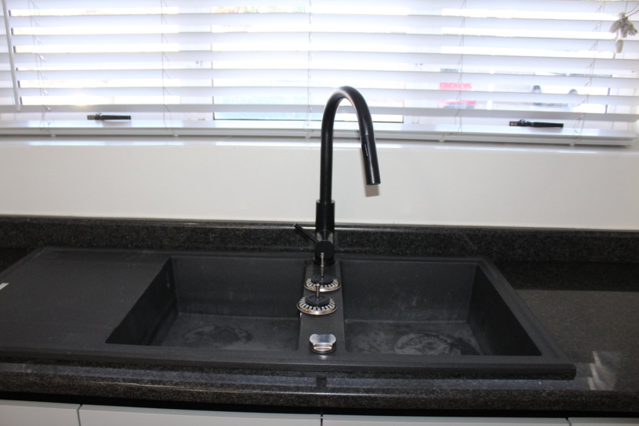 To Let 2 Bedroom Property for Rent in Kempenville Western Cape